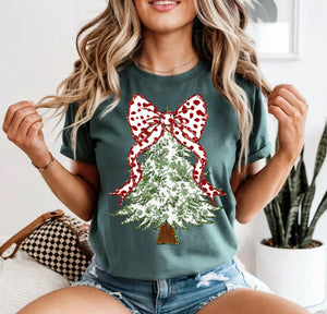 Tinsel tree with bow