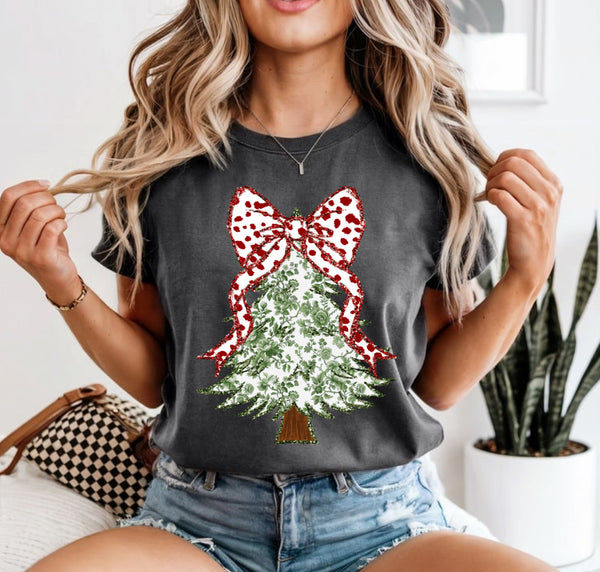 Tinsel tree with bow