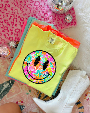 COMFORT COLORS Colorful floral smiley